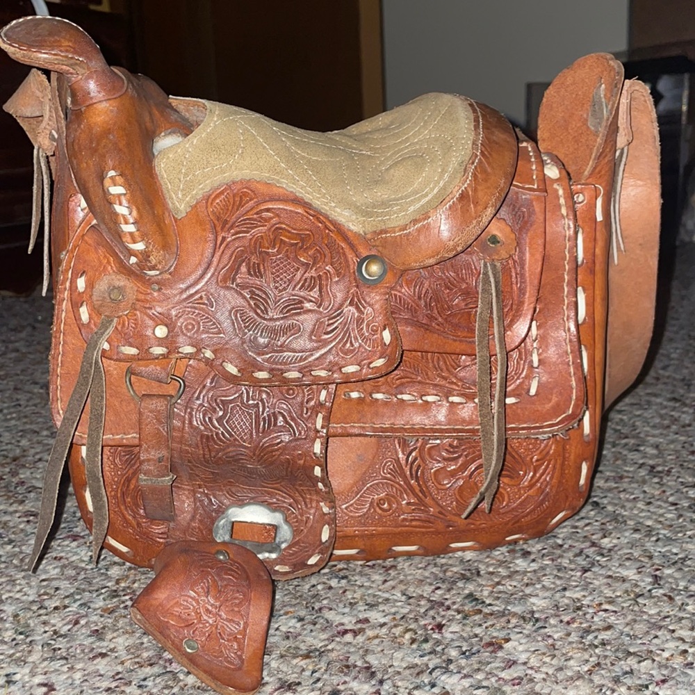 Saddle bag purse
